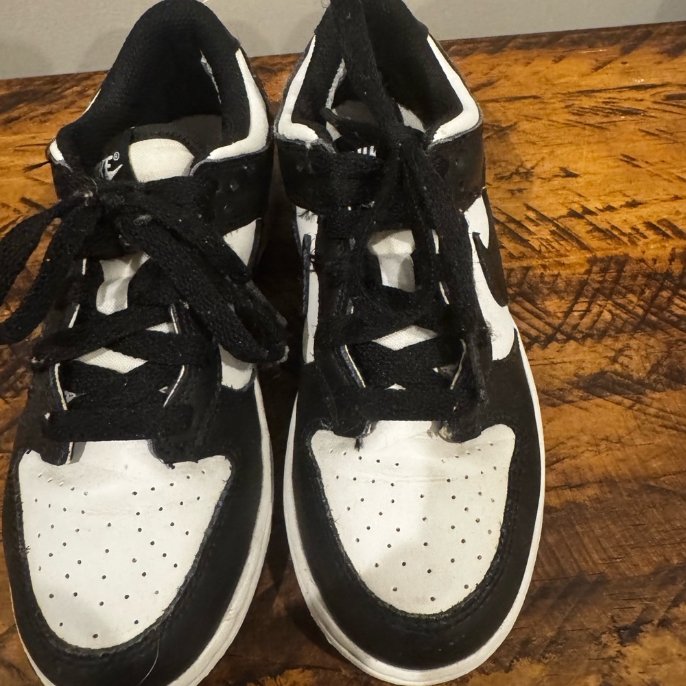 Size Y2 Nike Dunks Black/White